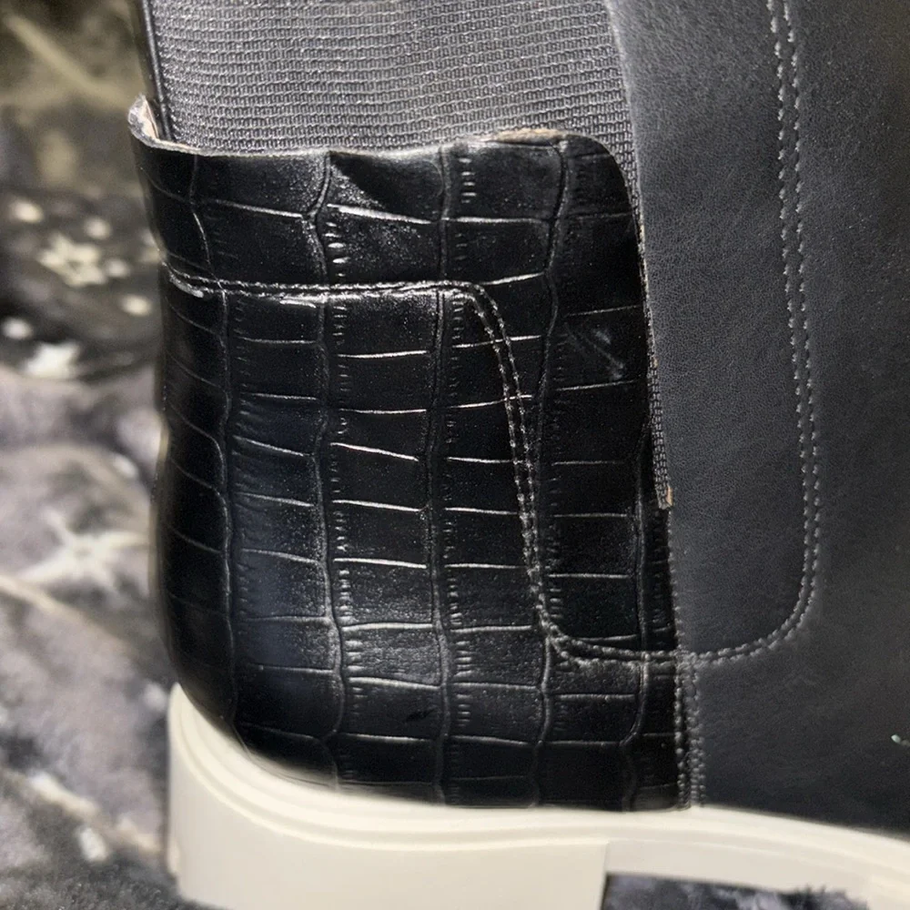 Women’s Faux leather boots size 9 - Picture 4 of 6